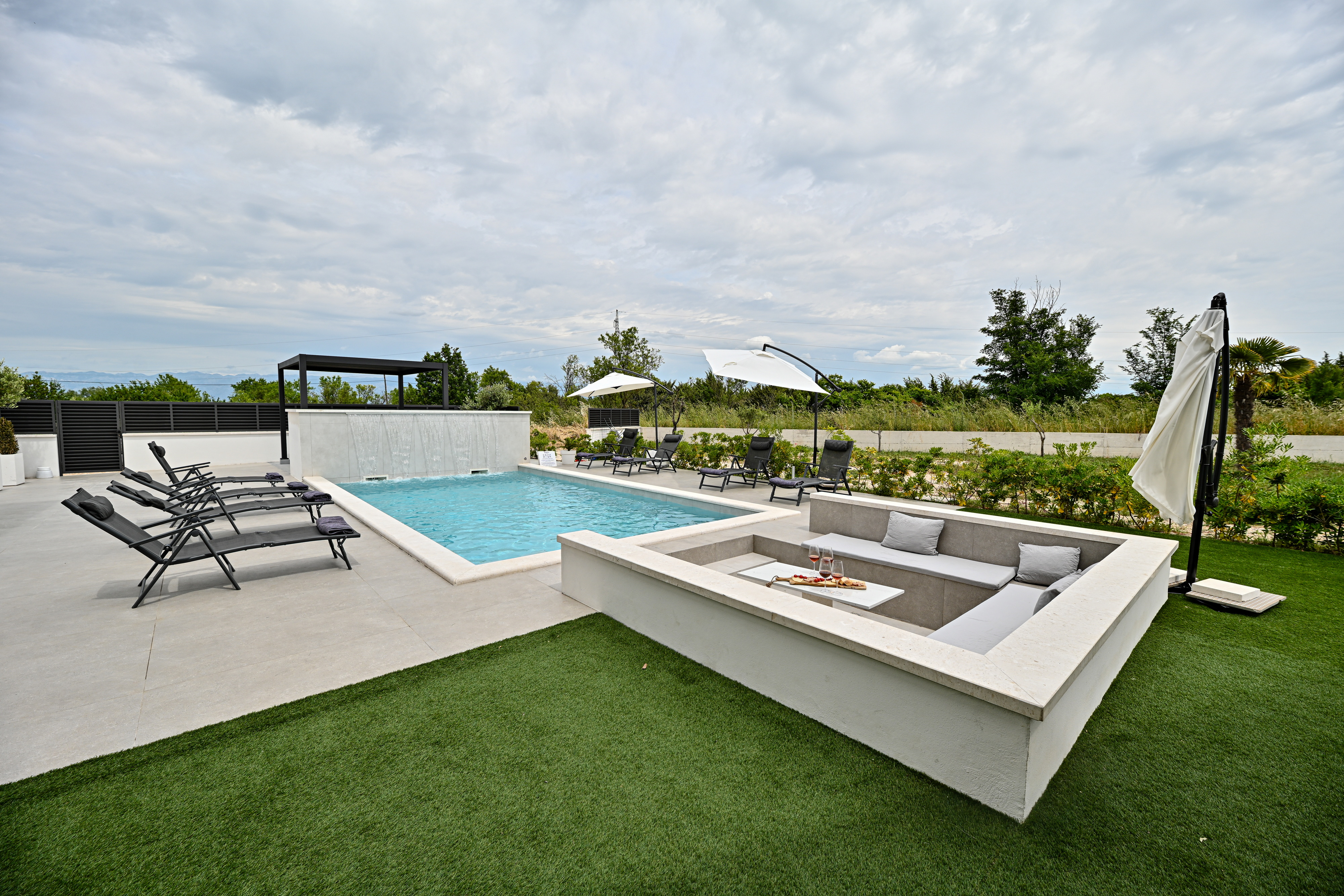 The Luxe Hideaway pool and lounge